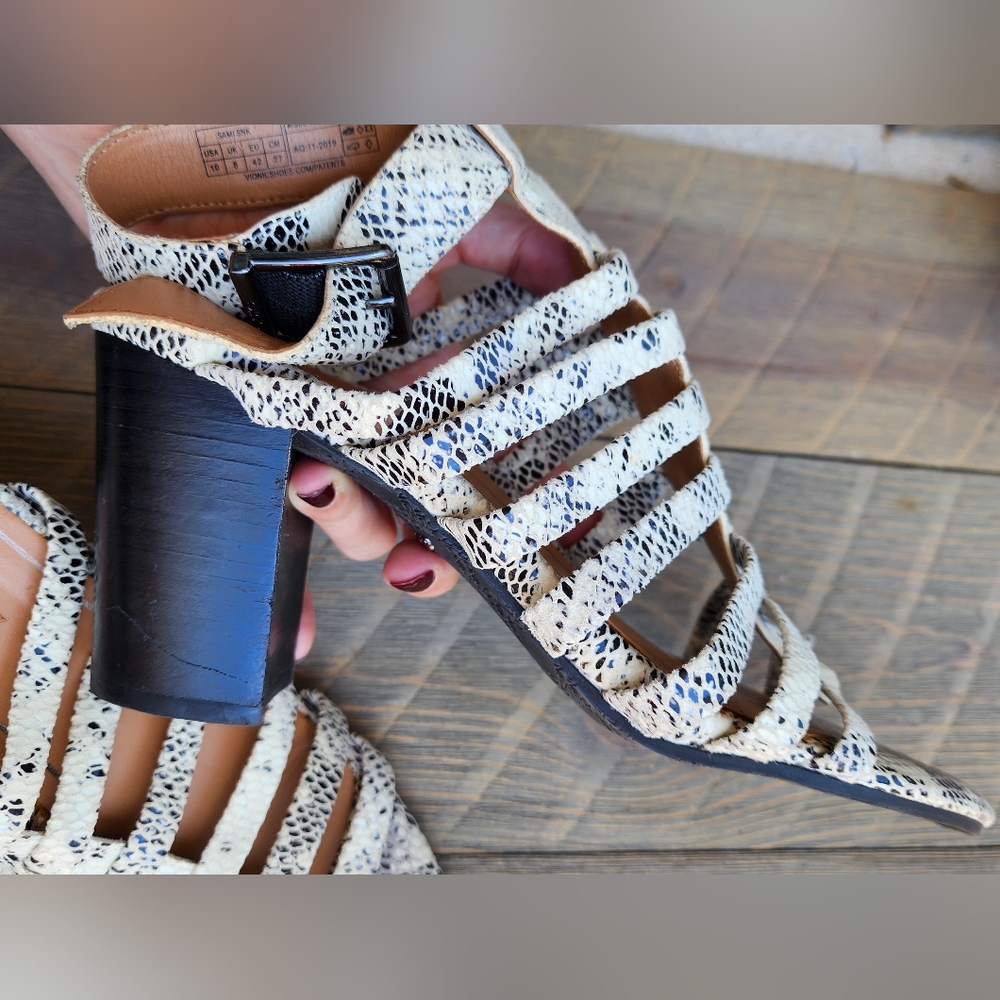 Vionic Cream and Black Women's Snake Python Print Sandals W/ Wooden Chunky Heels - Picture 11 of 12